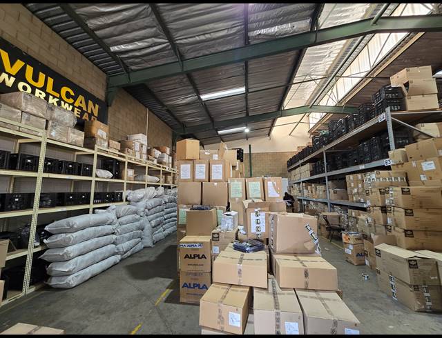428M² WAREHOUSE TO LET IN MEADOWDALE